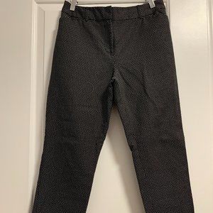 Liz Claiborne (size 4) navy and white cropped pant